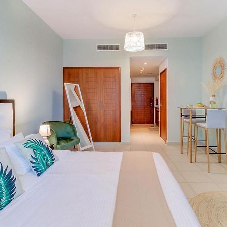 Durrani Homes - Luxurious Studio Near Dubai Mall With Pool View Bagian luar foto