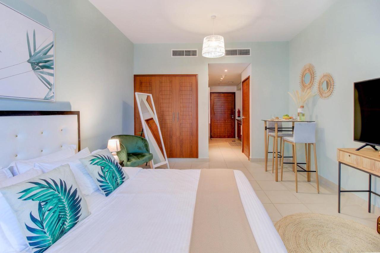 Durrani Homes - Luxurious Studio Near Dubai Mall With Pool View Bagian luar foto