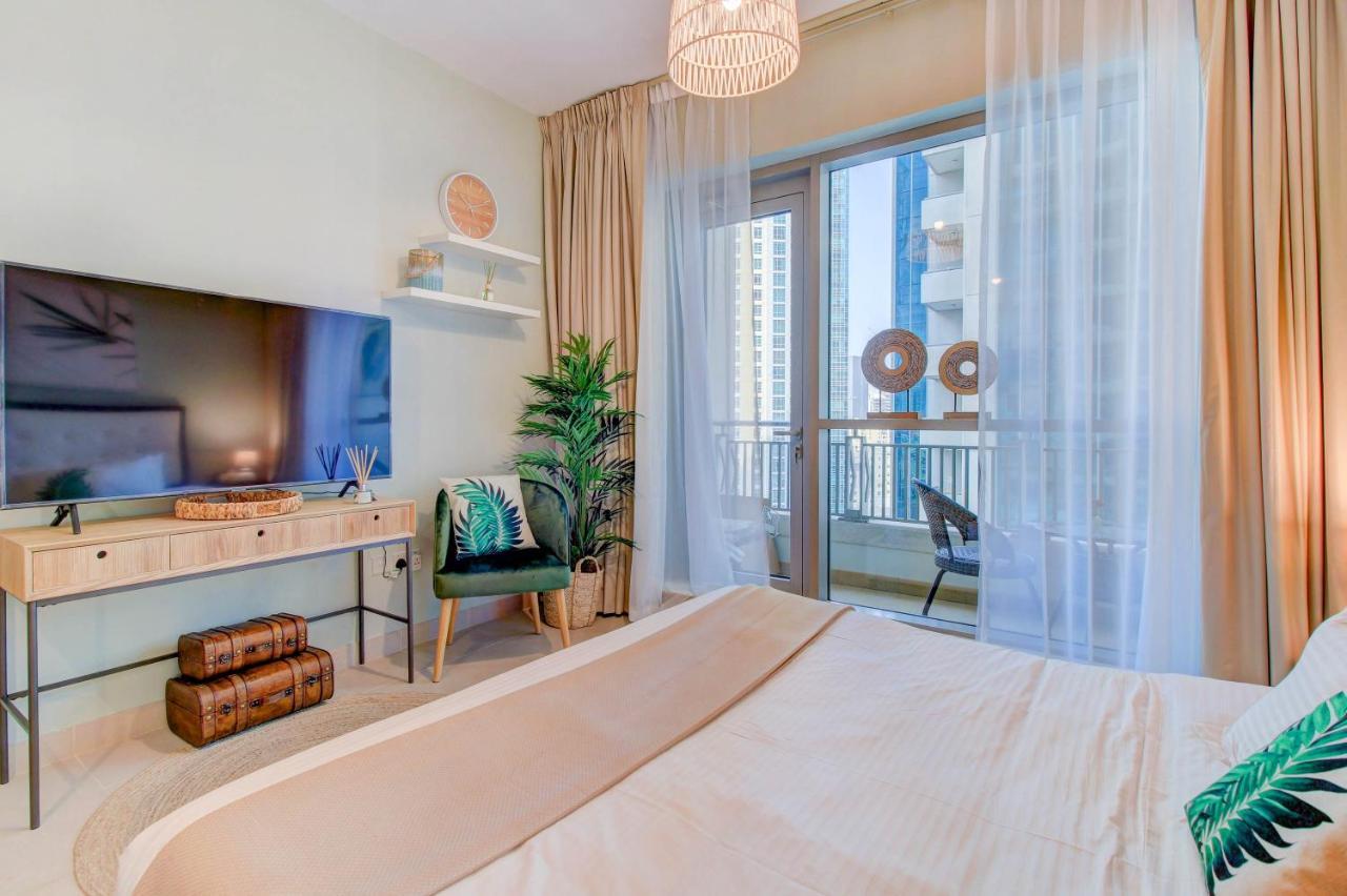 Durrani Homes - Luxurious Studio Near Dubai Mall With Pool View Bagian luar foto