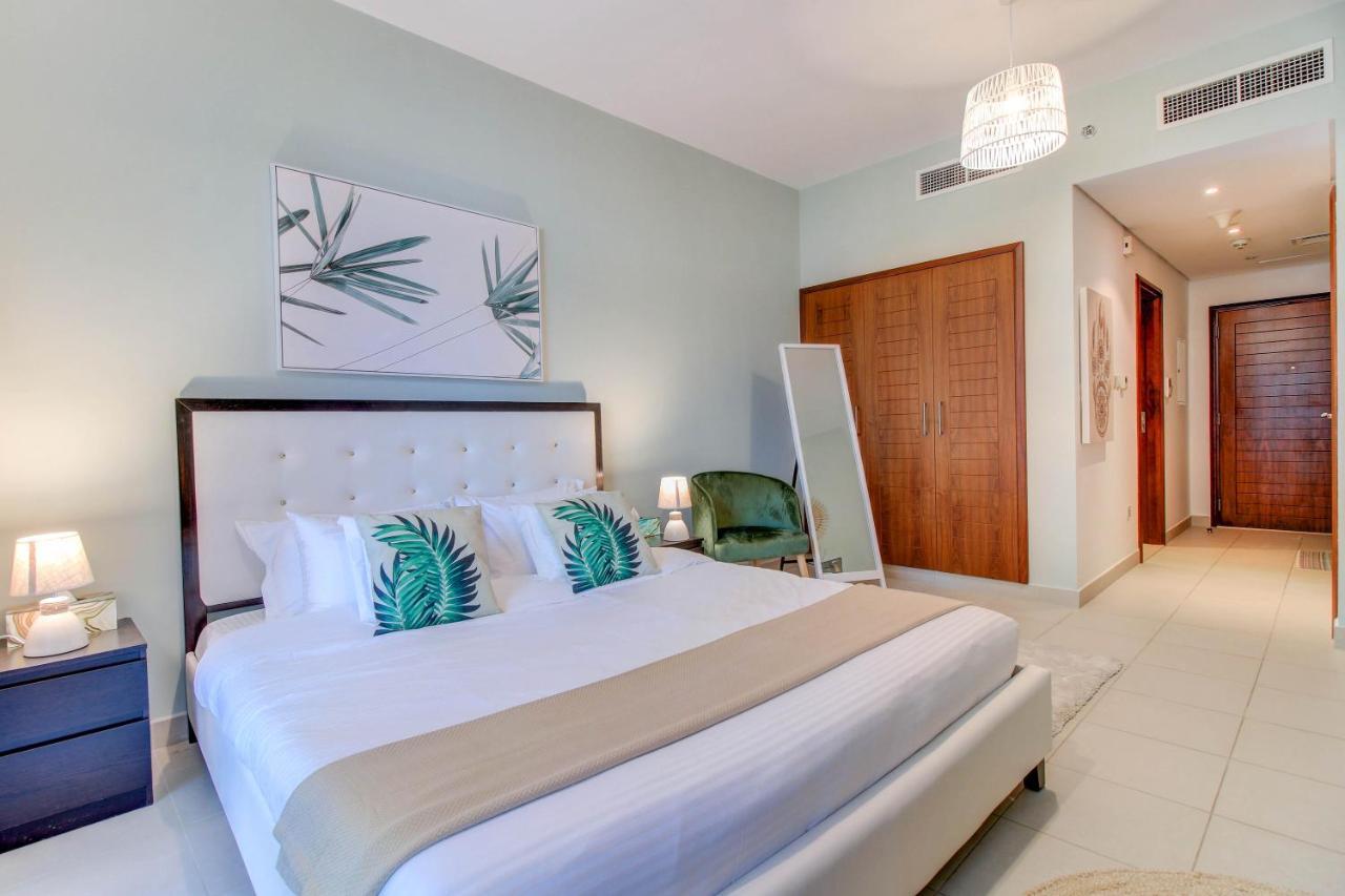 Durrani Homes - Luxurious Studio Near Dubai Mall With Pool View Bagian luar foto