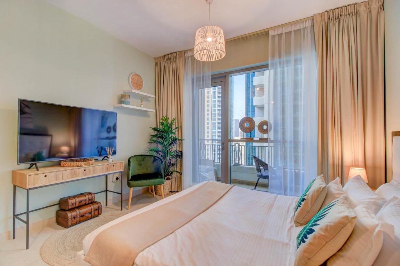 Durrani Homes - Luxurious Studio Near Dubai Mall With Pool View Bagian luar foto