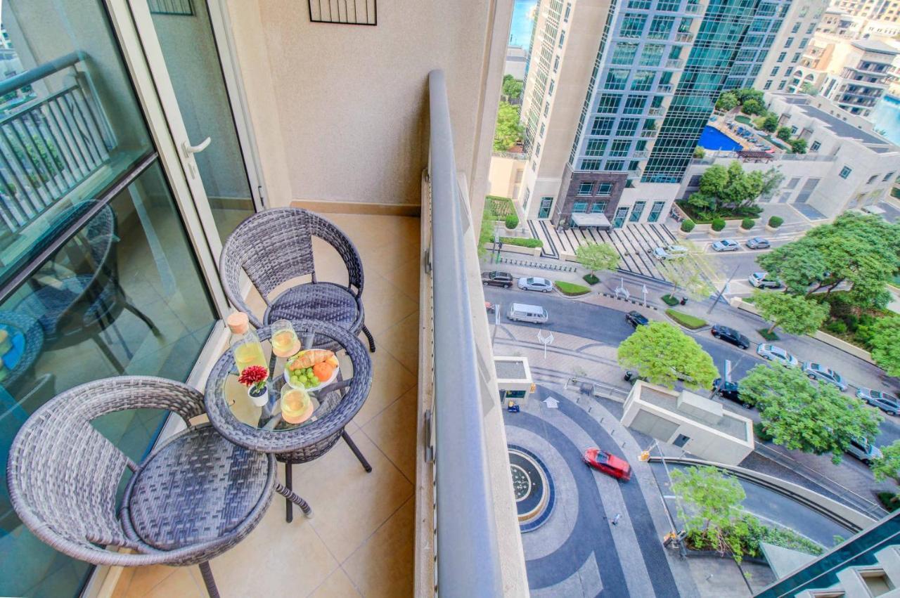 Durrani Homes - Luxurious Studio Near Dubai Mall With Pool View Bagian luar foto